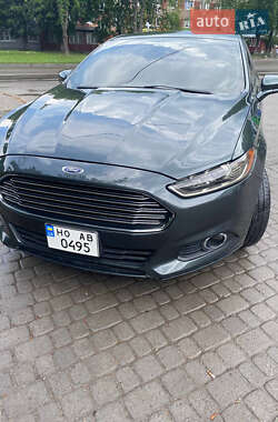 Седан Ford Fusion 2015 в 