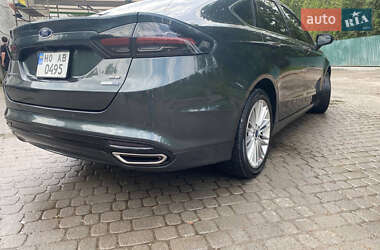 Седан Ford Fusion 2015 в 