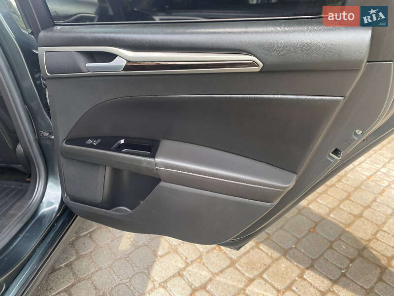 Седан Ford Fusion 2015 в Тернополе
