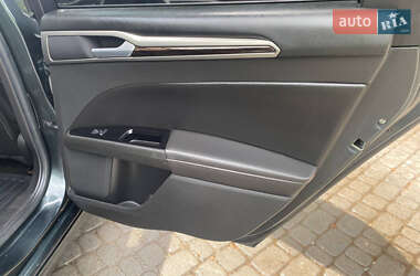 Седан Ford Fusion 2015 в 