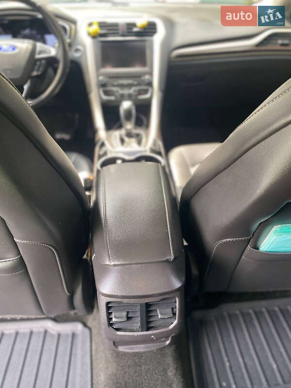 Седан Ford Fusion 2015 в Тернополе