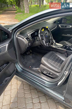 Седан Ford Fusion 2015 в 