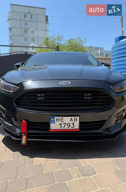 Седан Ford Fusion 2013 в 