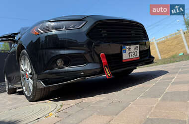 Седан Ford Fusion 2013 в 