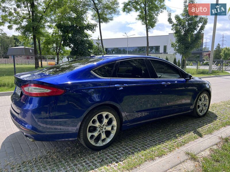 Седан Ford Fusion 2015 в Львове