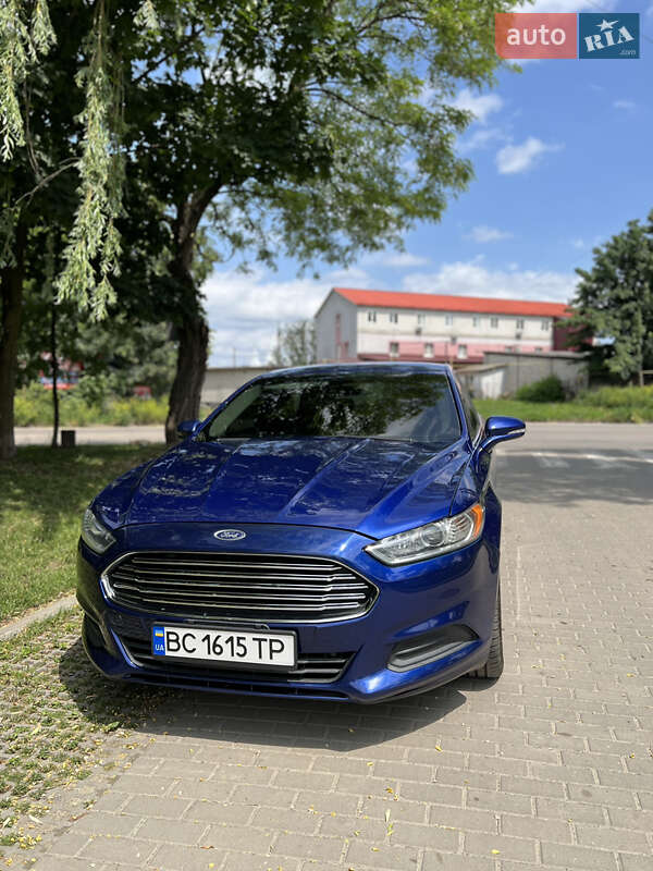 Седан Ford Fusion 2015 в Львове