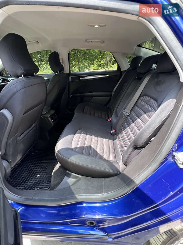 Седан Ford Fusion 2015 в Львове