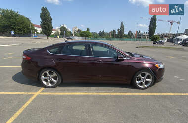 Седан Ford Fusion 2013 в 