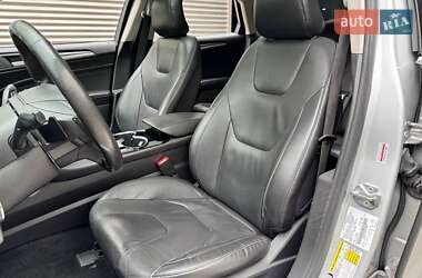 Седан Ford Fusion 2015 в 