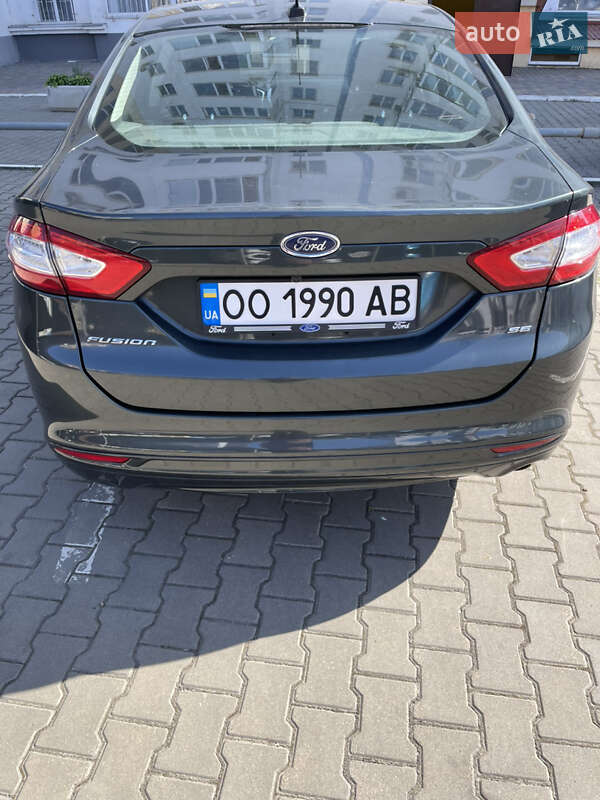 Седан Ford Fusion 2014 в Одесі