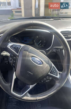 Седан Ford Fusion 2014 в 