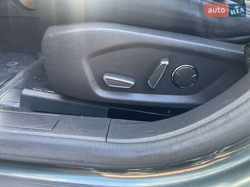 Седан Ford Fusion 2014 в Одесі