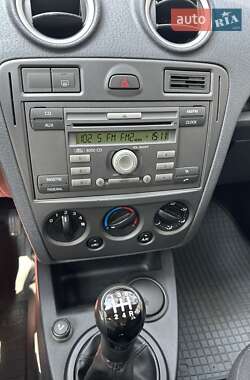 Хэтчбек Ford Fusion 2007 в 