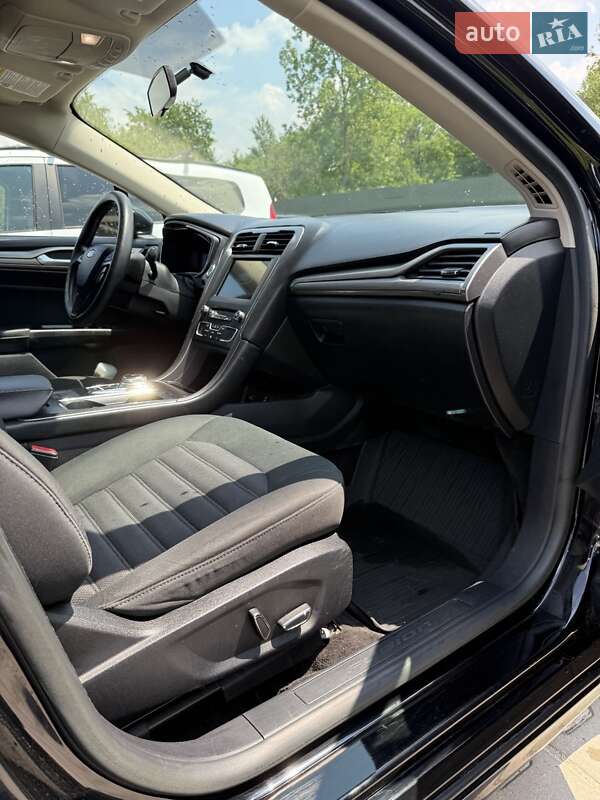 Седан Ford Fusion 2017 в Львове