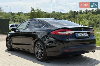 Седан Ford Fusion 2017 в 