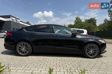 Седан Ford Fusion 2017 в 