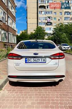 Седан Ford Fusion 2017 в 