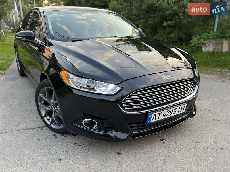 Седан Ford Fusion 2015 в Калуші