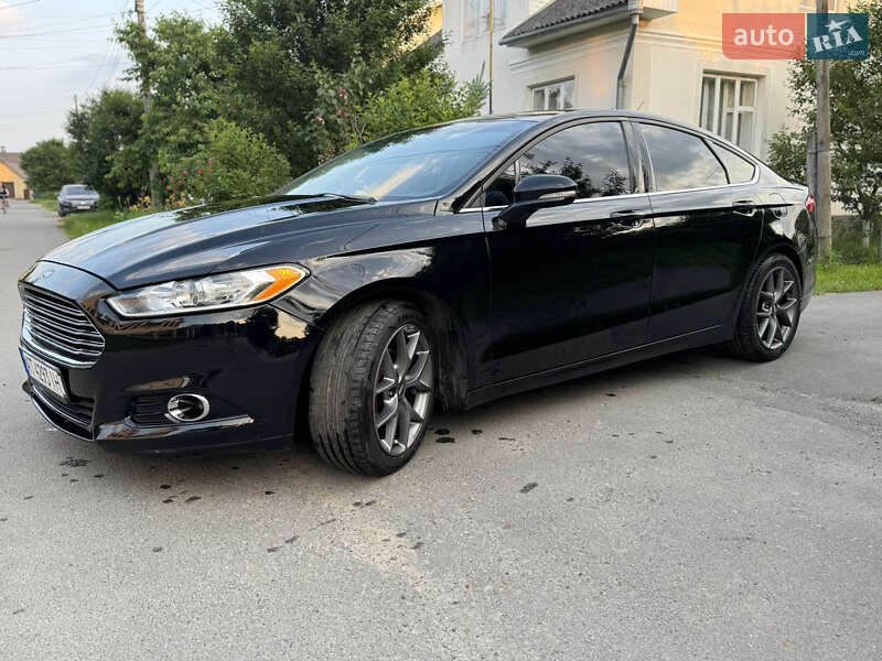 Седан Ford Fusion 2015 в Калуші