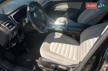 Седан Ford Fusion 2018 в 