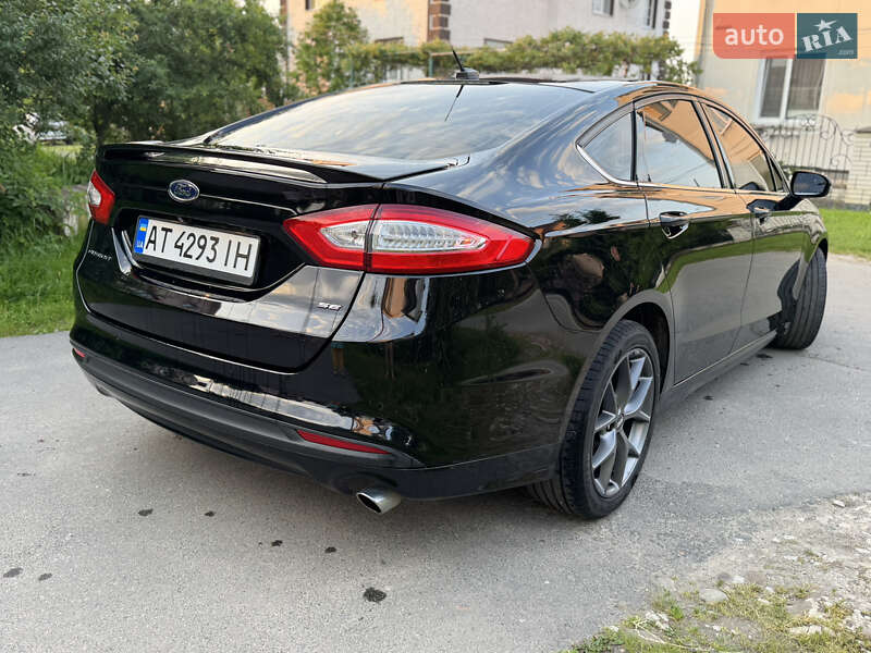 Седан Ford Fusion 2015 в Калуші