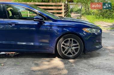 Седан Ford Fusion 2013 в 