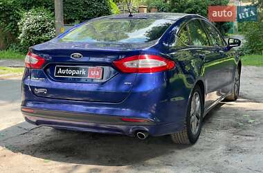 Седан Ford Fusion 2013 в 