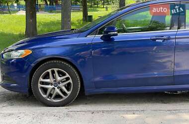 Седан Ford Fusion 2013 в 