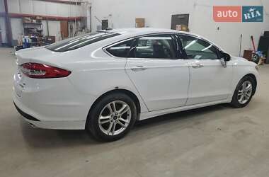 Седан Ford Fusion 2018 в 