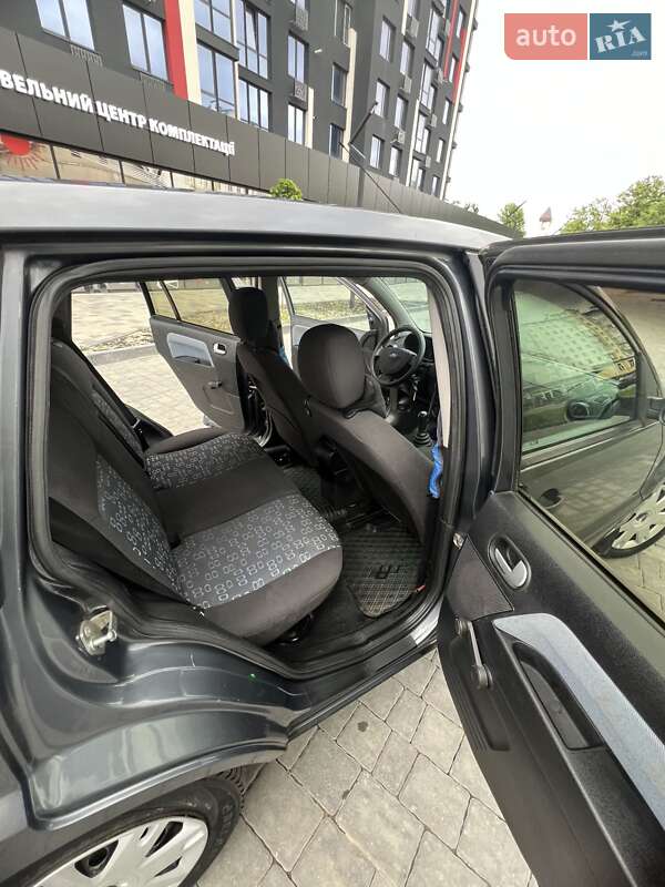 Хэтчбек Ford Fusion 2004 в Ивано-Франковске