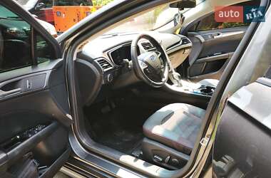 Седан Ford Fusion 2015 в 