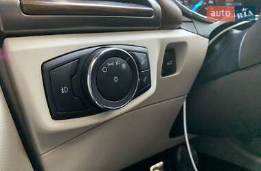 Седан Ford Fusion 2016 в 