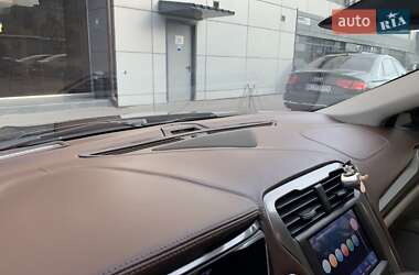 Седан Ford Fusion 2016 в 