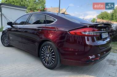 Седан Ford Fusion 2016 в 