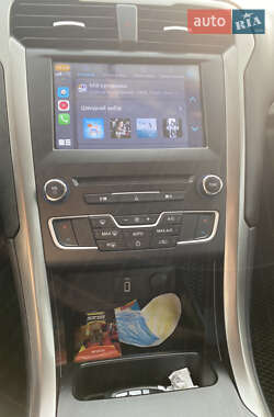 Седан Ford Fusion 2016 в 