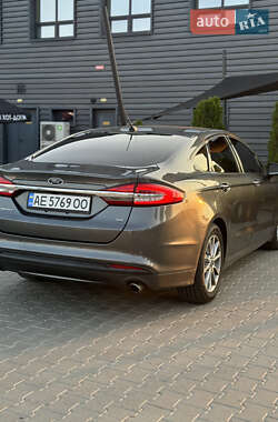 Седан Ford Fusion 2016 в 