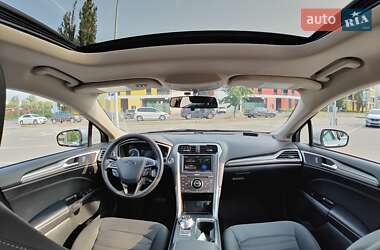 Седан Ford Fusion 2016 в 