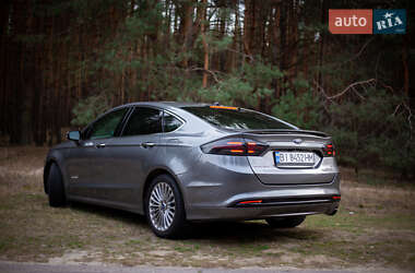 Седан Ford Fusion 2013 в 