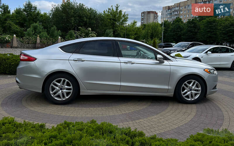 Седан Ford Fusion 2015 в Львове