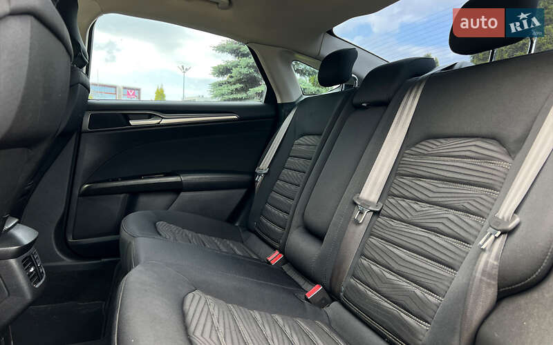 Седан Ford Fusion 2015 в Львове
