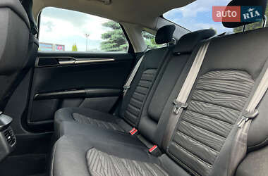 Седан Ford Fusion 2015 в 