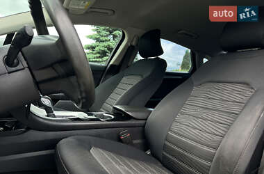 Седан Ford Fusion 2015 в 