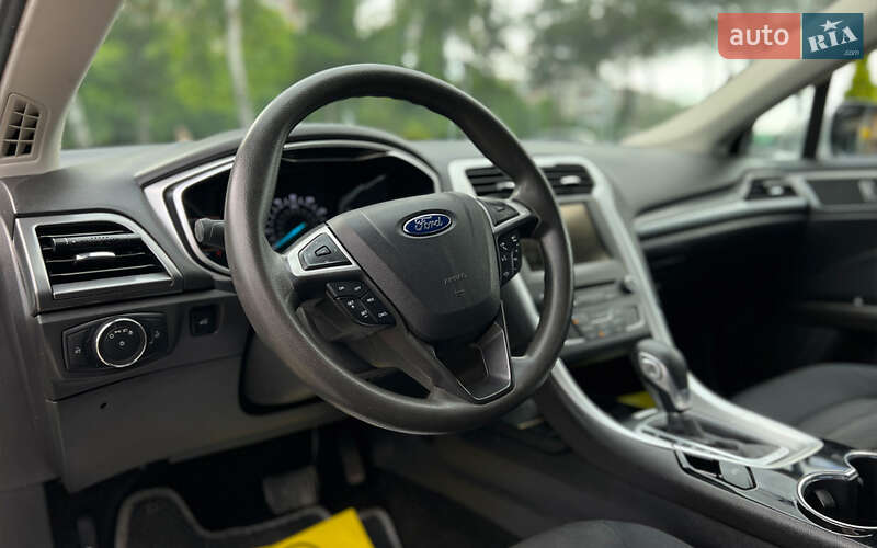 Седан Ford Fusion 2015 в Львове
