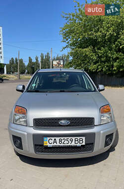 Хэтчбек Ford Fusion 2010 в 
