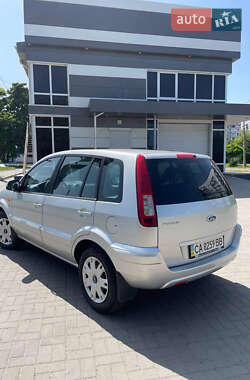 Хэтчбек Ford Fusion 2010 в 