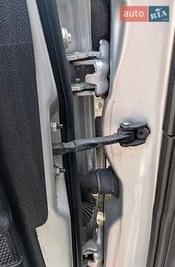 Хэтчбек Ford Fusion 2010 в 