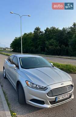Седан Ford Fusion 2016 в 