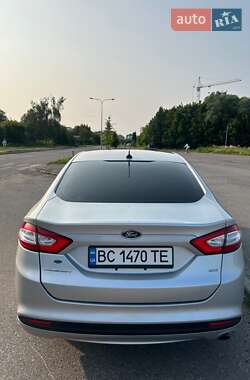 Седан Ford Fusion 2016 в 