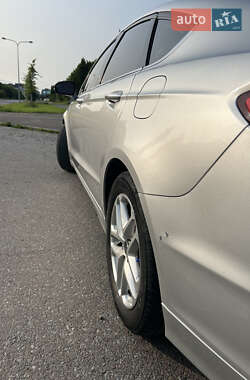 Седан Ford Fusion 2016 в 