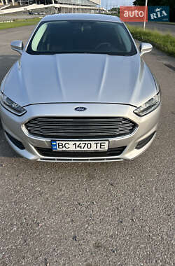 Седан Ford Fusion 2016 в 